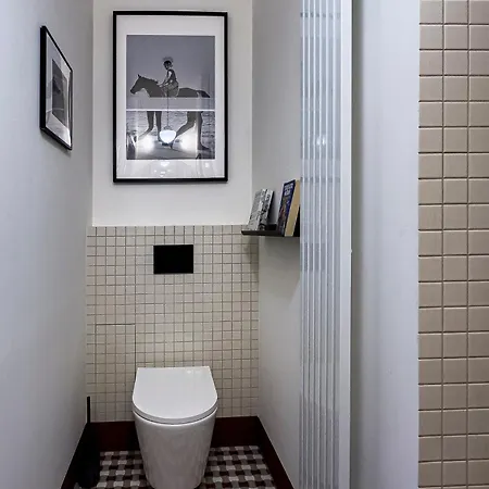 Tranquil Old Town Retreat *