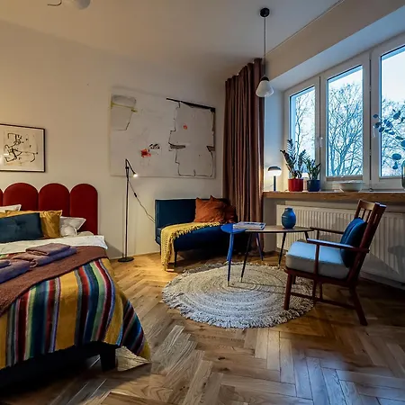 Tranquil Old Town Retreat